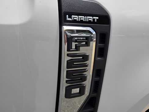 Used 2024 Ford F250 Lariat w/ Lariat Ultimate Package AWD/4WD image 35