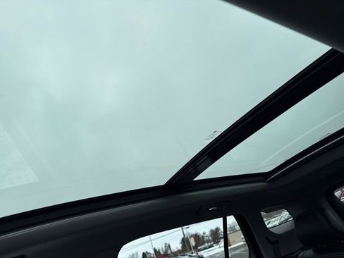 Used 2021 GMC Terrain SLT w/ Infotainment Package II image 15