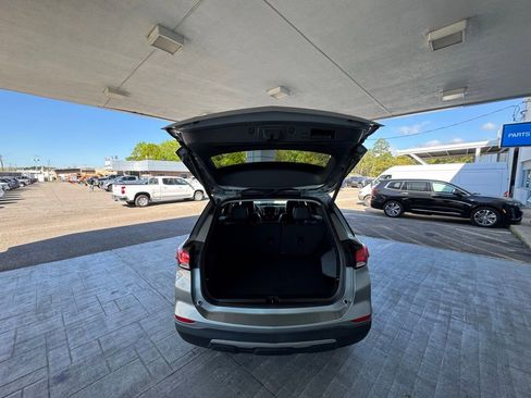 Used 2023 Chevrolet Equinox Premier image 9