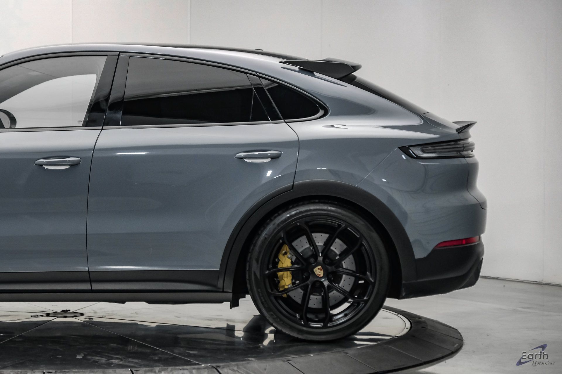 Used 2024 Porsche Cayenne Turbo GT AWD/4WD image 9