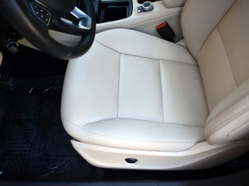 Used 2015 Mercedes-Benz CLA 250 image 34