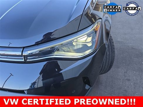 Used 2025 Volkswagen Taos SE image 24