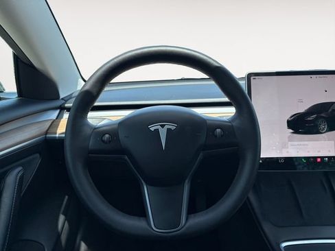 Used 2023 Tesla Model 3 Standard Range RWD image 12