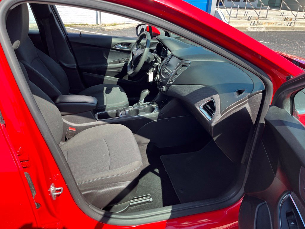 Used 2016 Chevrolet Cruze LT FWD image 14