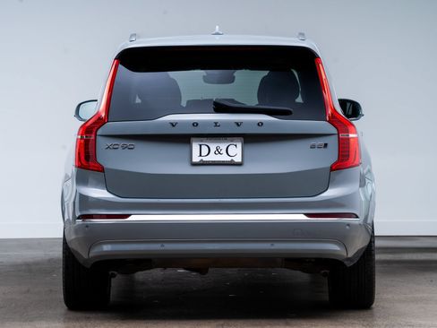Used 2025 Volvo XC90 B5 Core AWD/4WD image 5