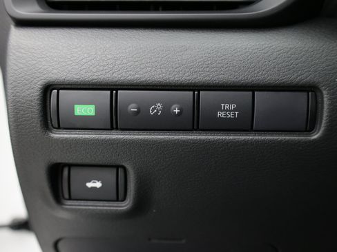 Used 2024 Nissan Sentra S FWD image 19