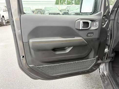 New 2026 Jeep Gladiator Sport AWD/4WD image 9