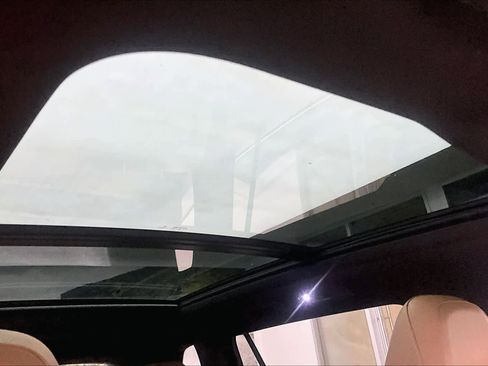 Used 2022 Volkswagen Tiguan SE image 14