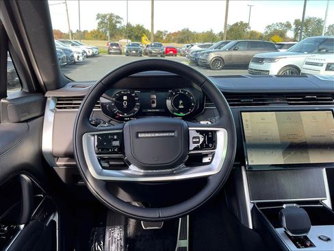 New 2025 Land Rover Range Rover SE image 15