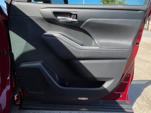 Used 2021 Toyota Highlander XSE image 40