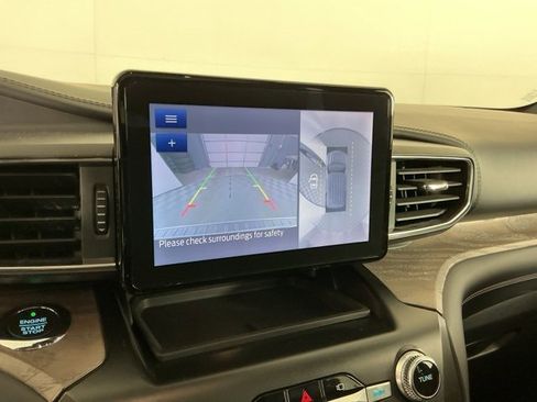 Used 2020 Ford Explorer Platinum image 23