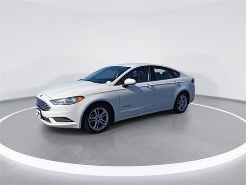 Used 2018 Ford Fusion S image 4