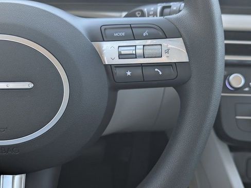 Used 2025 Hyundai Tucson SE image 22