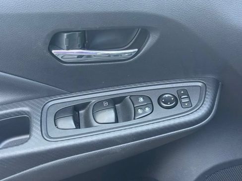 Used 2025 Nissan Versa SV FWD image 19