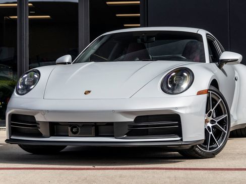 Used 2025 Porsche 911 Carrera w/ Premium Package image 7