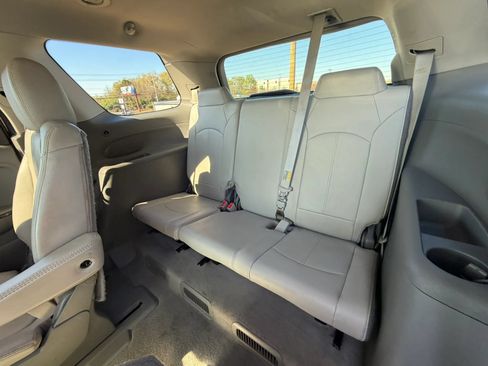 Used 2016 GMC Acadia SLT FWD image 13
