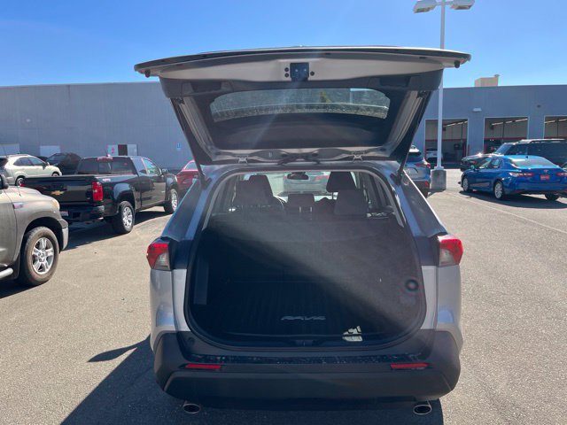 Used 2021 Toyota RAV4 XLE AWD/4WD image 9