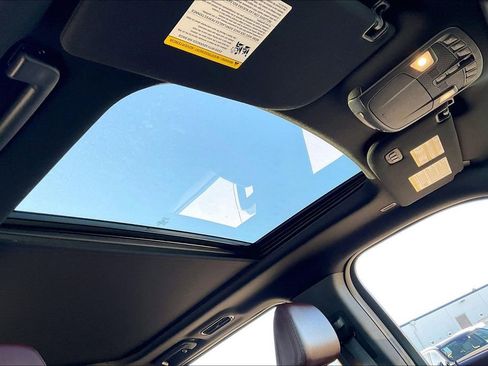 Used 2024 Ford Expedition Limited image 21