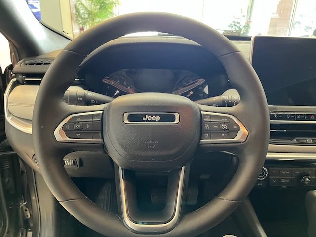 Used 2023 Jeep Compass Limited AWD/4WD image 11