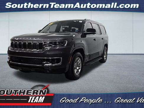 Used 2023 Jeep Wagoneer 4WD image 1