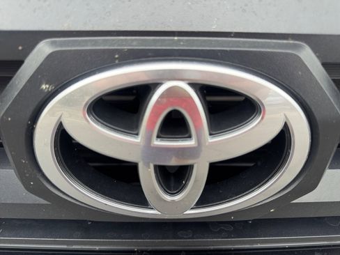 Certified 2025 Toyota Tacoma SR5 AWD/4WD image 21