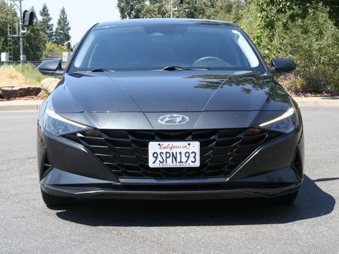 Used 2021 Hyundai Elantra SEL FWD image 3