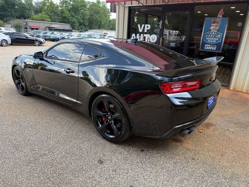 Used 2018 Chevrolet Camaro SS RWD image 7