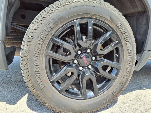Used 2022 GMC Sierra 1500 Elevation w/ LPO, Elevation Black Package AWD/4WD image 32