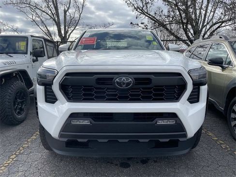 Used 2025 Toyota Tacoma TRD Off-Road image 5