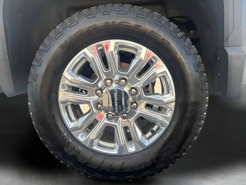 Used 2023 GMC Sierra 3500 Denali w/ Denali Ultimate Package AWD/4WD image 36