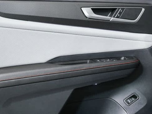 New 2026 Volkswagen Atlas Peak Edition AWD/4WD image 6