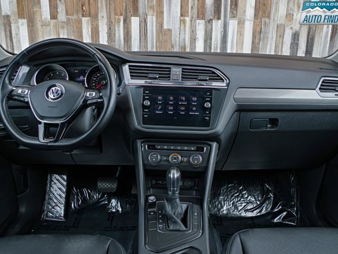 Used 2019 Volkswagen Tiguan SE FWD image 17