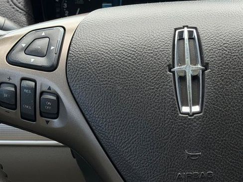 Used 2011 Lincoln MKX 2WD w/ 101A Rapid Spec Order Code image 31