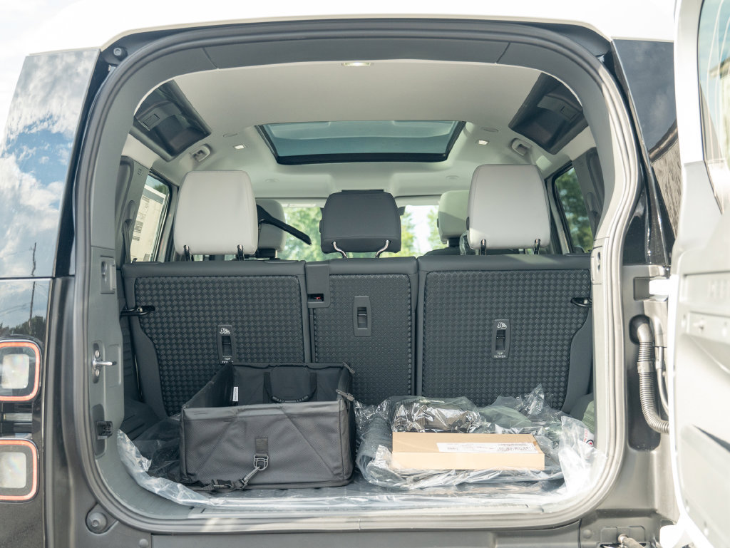 New 2026 Land Rover Defender 110 S AWD/4WD image 25