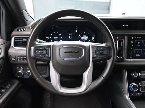 Used 2023 GMC Yukon XL Denali AWD/4WD image 30