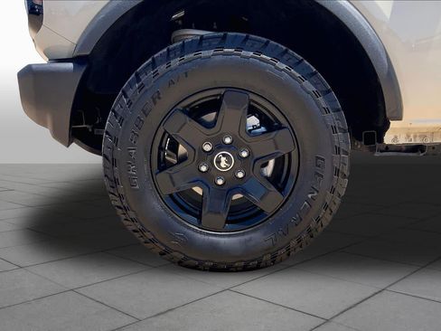 Certified 2025 Ford Bronco Big Bend w/ Black Appearance Package AWD/4WD image 11