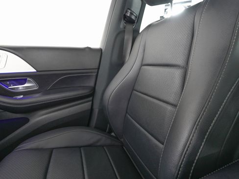 Used 2024 Mercedes-Benz GLS 450 4MATIC image 28