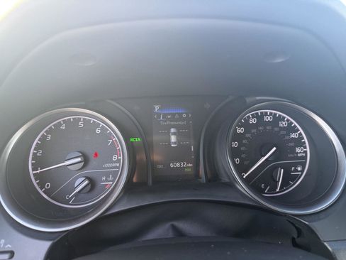 Used 2024 Toyota Camry SE w/ Convenience Package image 23