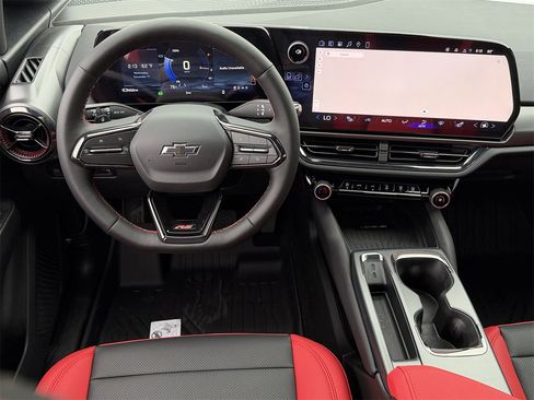 New 2026 Chevrolet Equinox EV RS image 11