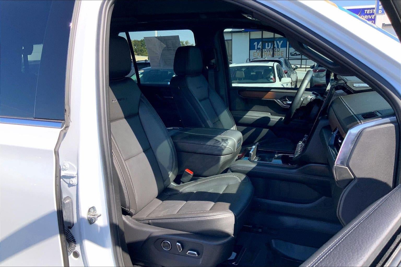 Used 2026 GMC Yukon Denali AWD/4WD image 7