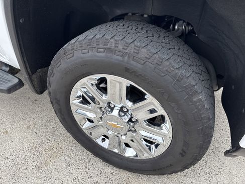 Used 2024 Chevrolet Silverado 2500 High Country w/ Technology Package image 14