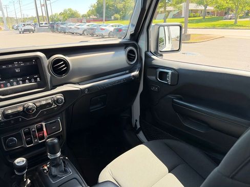 Used 2021 Jeep Wrangler Unlimited Sport AWD/4WD image 13