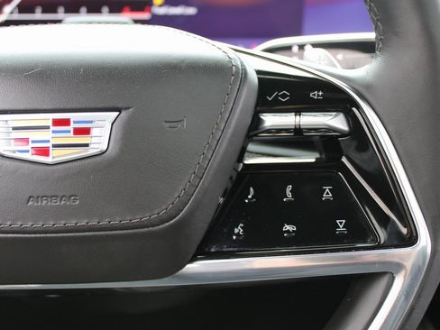 Used 2025 Cadillac Escalade ESV Sport Platinum w/ LPO, ONYX Package image 12