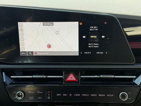 Used 2023 Kia Niro EX Touring image 19