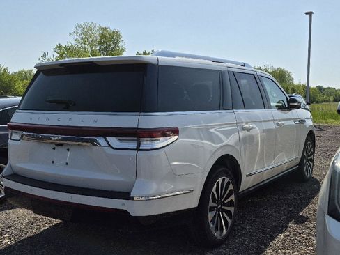 Used 2024 Lincoln Navigator L Reserve AWD/4WD image 3