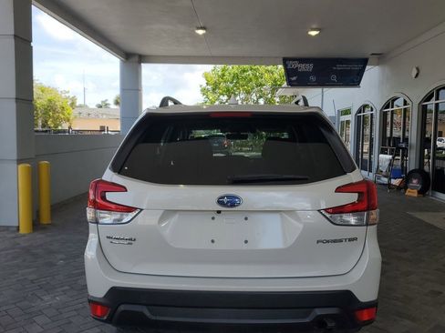Used 2020 Subaru Forester Premium AWD/4WD image 12