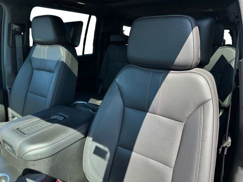 Used 2023 Chevrolet Suburban RST w/ Luxury Package image 9