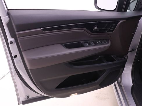 Used 2023 Honda Odyssey Touring image 9