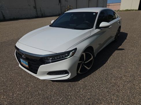 Used 2019 Honda Accord Sport image 3