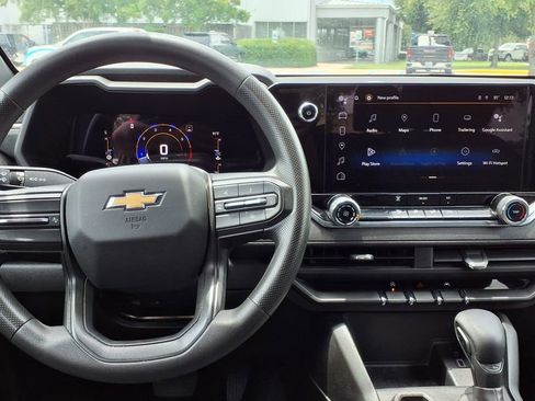 Used 2023 Chevrolet Colorado W/T RWD image 18